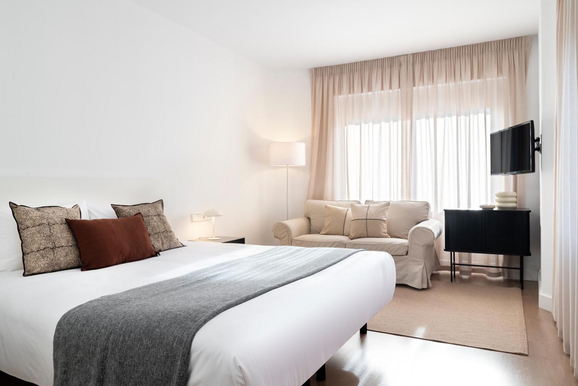 Salado Suites Apartments Севілья Екстер'єр фото